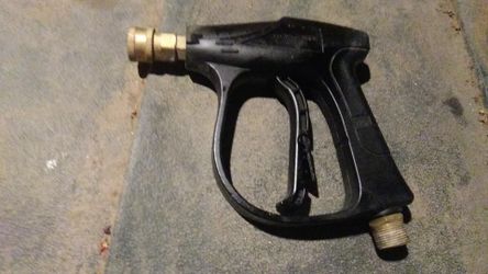 Pressure washer gun
