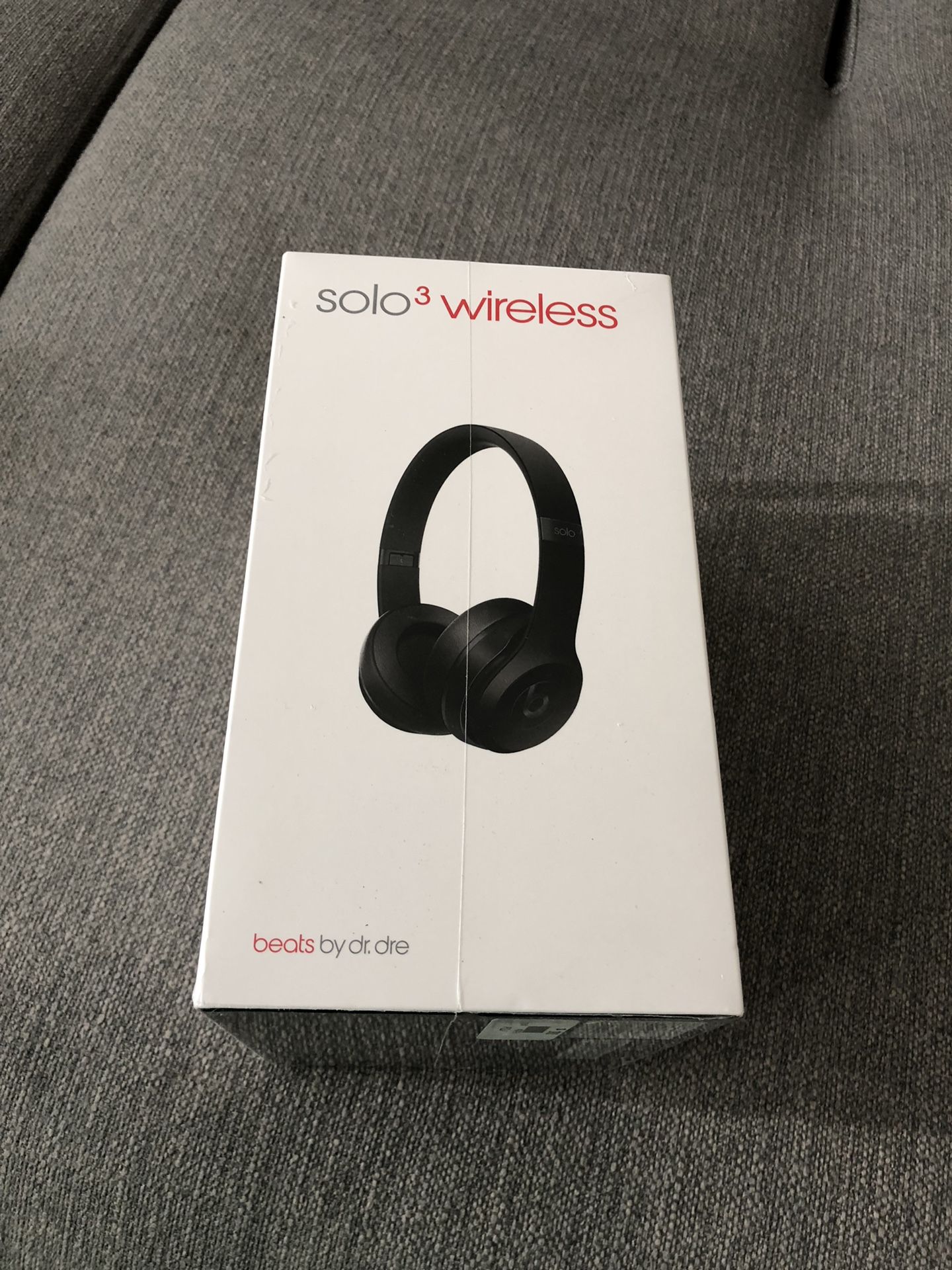 Brand New Beats Solo 3 wireless headphones special edition black