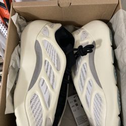 Adidas Yeezy 700v3 Azael