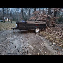 Utilityl trailer.