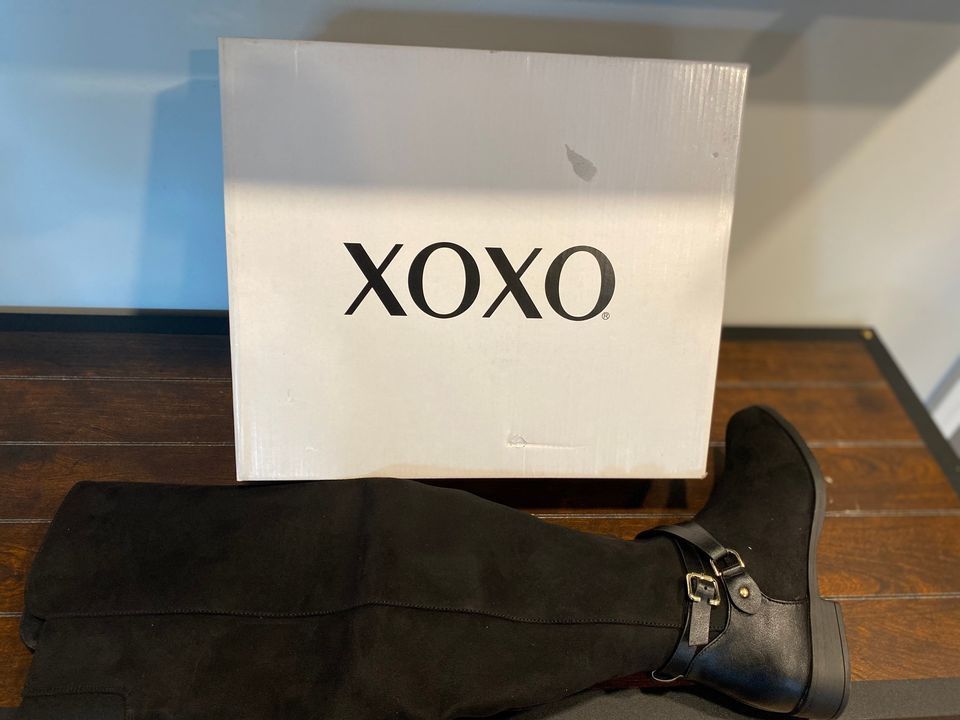 XOXO Women's Black Buckle Accent Stretch Dress Boots - Size 6