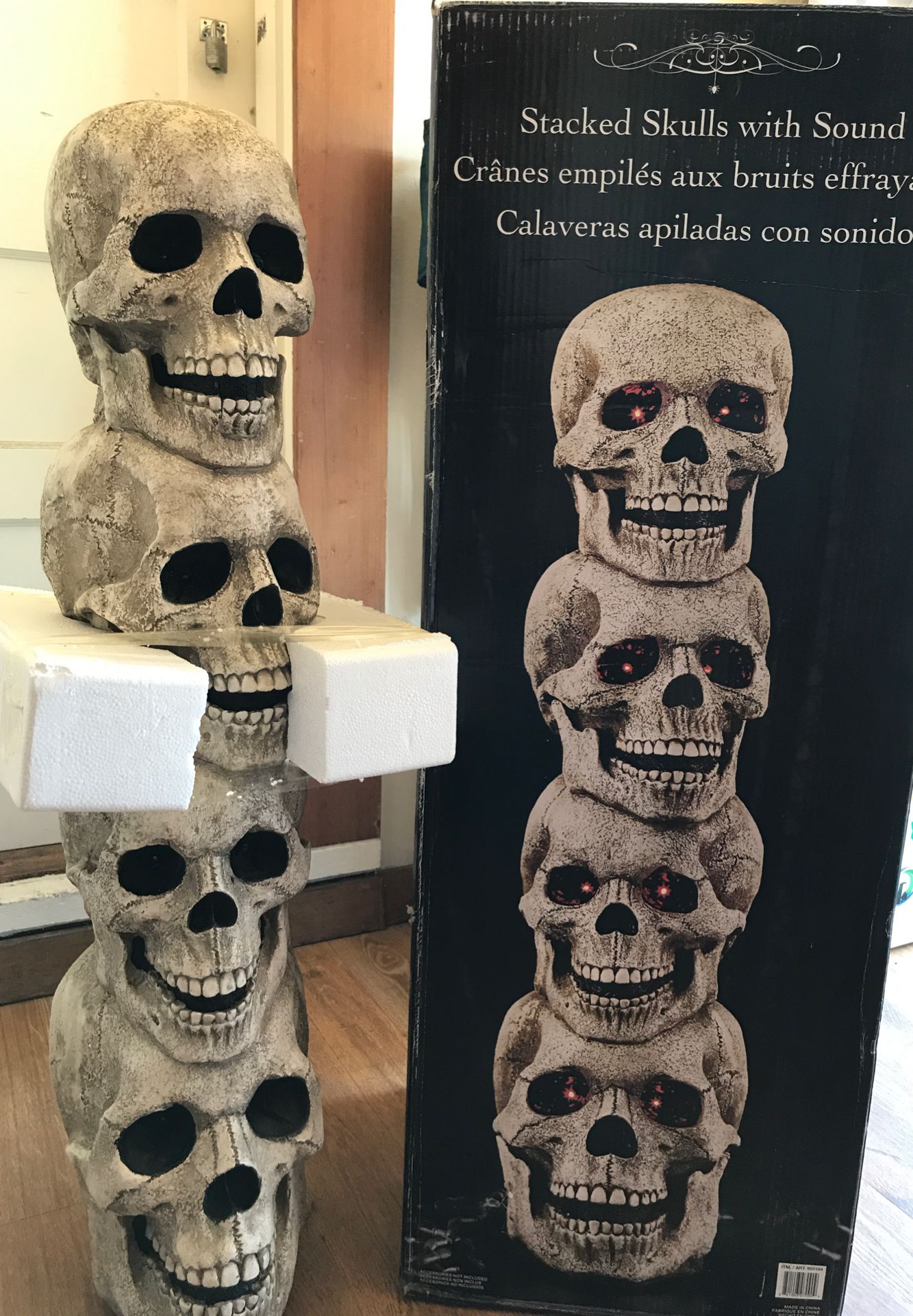 Halloween skulls decoration