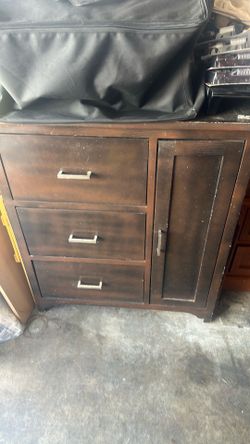 Chest / changing table