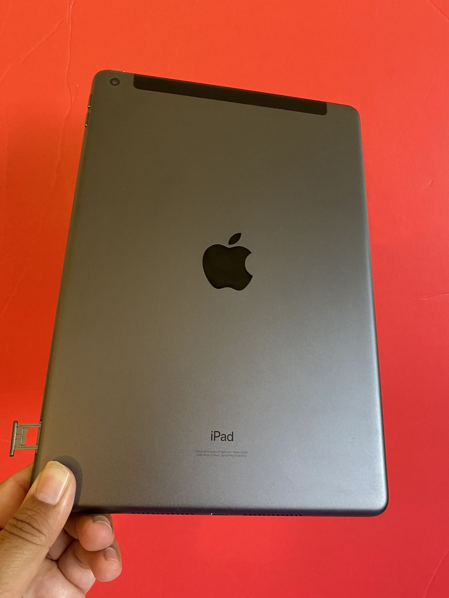 128GB Apple IPad 7th Generation (10.2” Retina / Touch ID / 2019) Wifi + cellular (T-mobile, AT&T, Verizon) with Accessories (Apple pencil compatible)