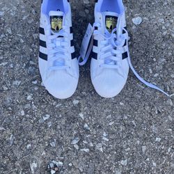 White shell toe adidas shoes size 7 1/5