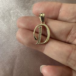 10kt Yellow Gold D Pendant 