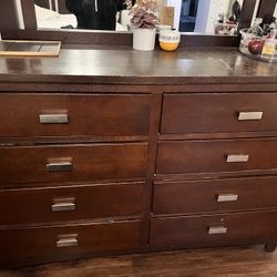 Cali King Bedroom Set 