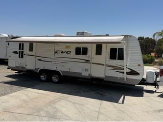 2012 EVO BY FOREST RIVER 29FT