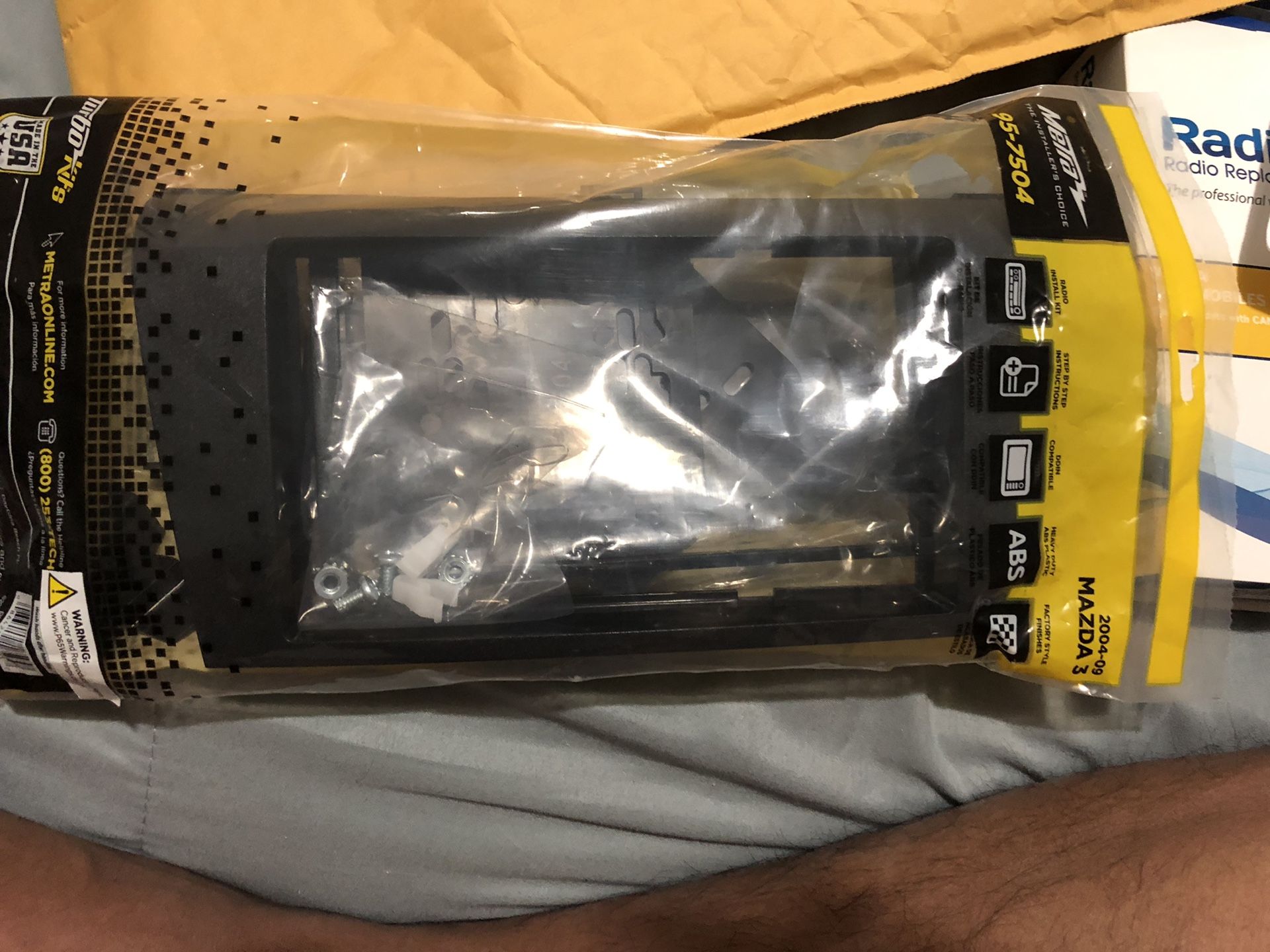 Mazda 3 2004-2009 radio metra kit