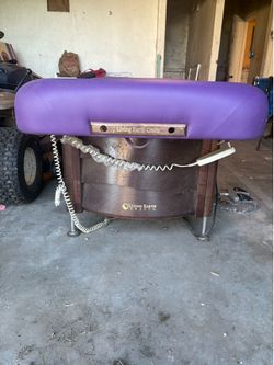 Electric treatment table