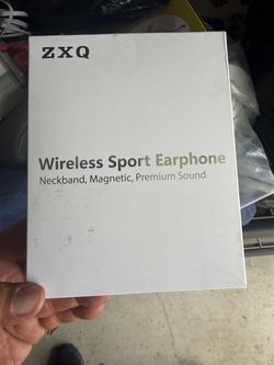 Wireless sports earphones