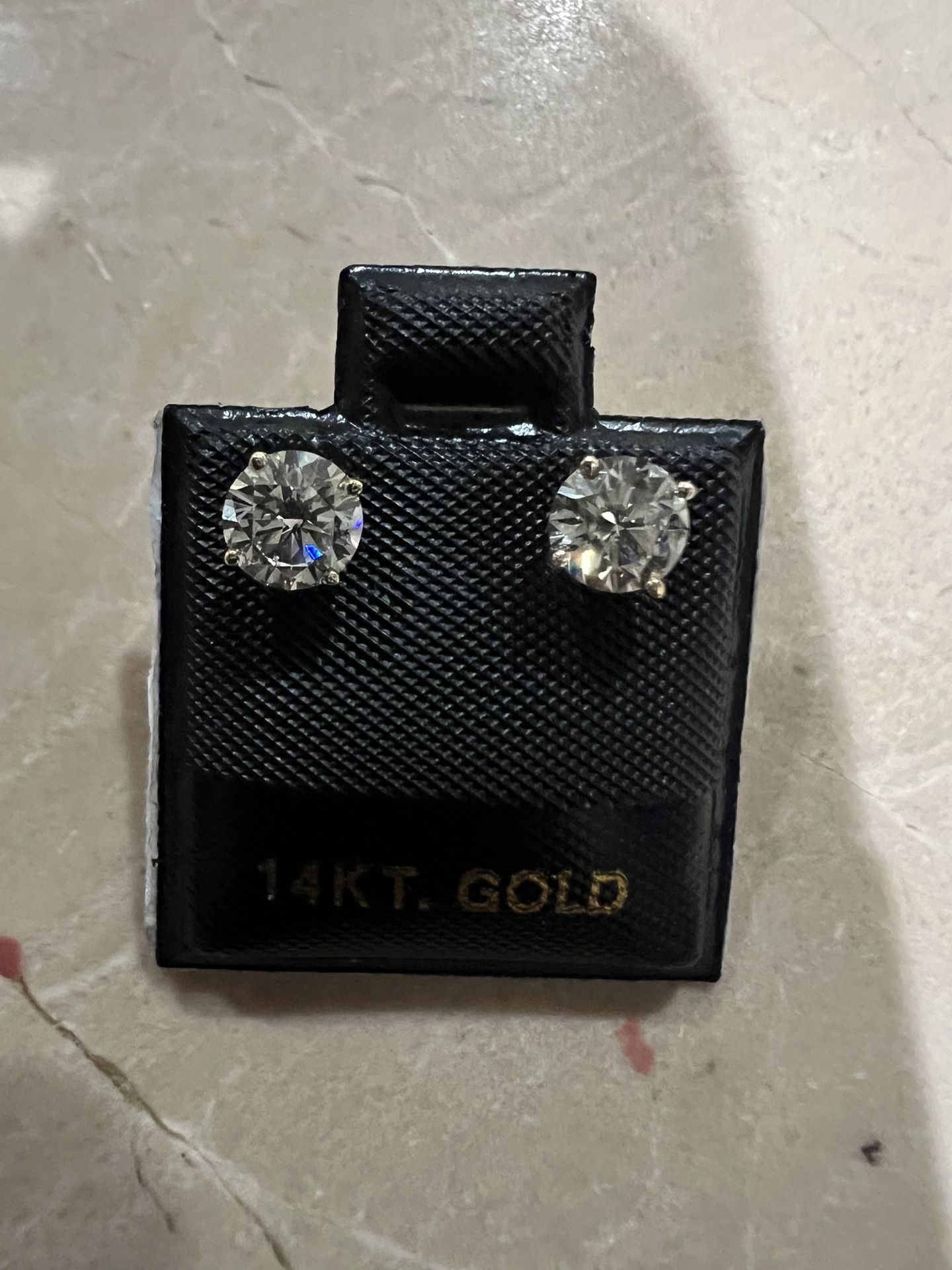 14K Diamond Earring