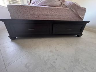 Calking bed Room set