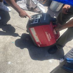Honda EU2200iTAG 50 State Generator Inverter Bluetooth