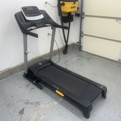 Golds Gym 430i Treadmill 