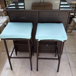 Bar Outside Table And Stools