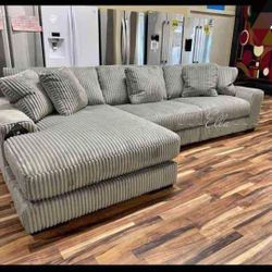 Lindyn Ivory 3-Piece Right-Arm Facing Sectional With Chaise
Ashley Furniture$10 Down Payment And Financing Available