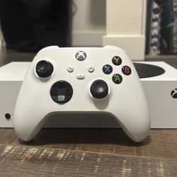 Xbox Series S Full Bundle(partly Used