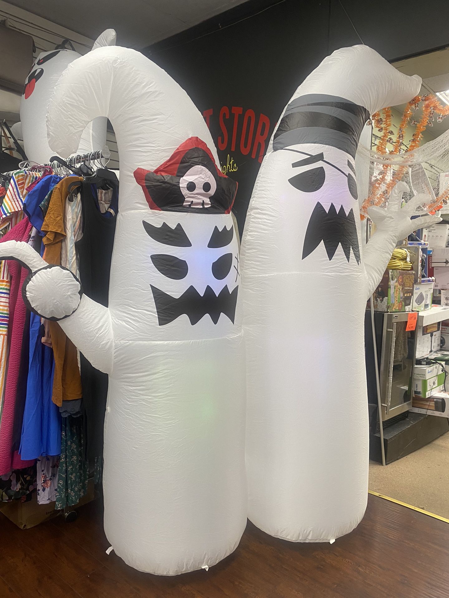 Pirate Ghosts Halloween Inflatable New ! 9 Ft Tall 