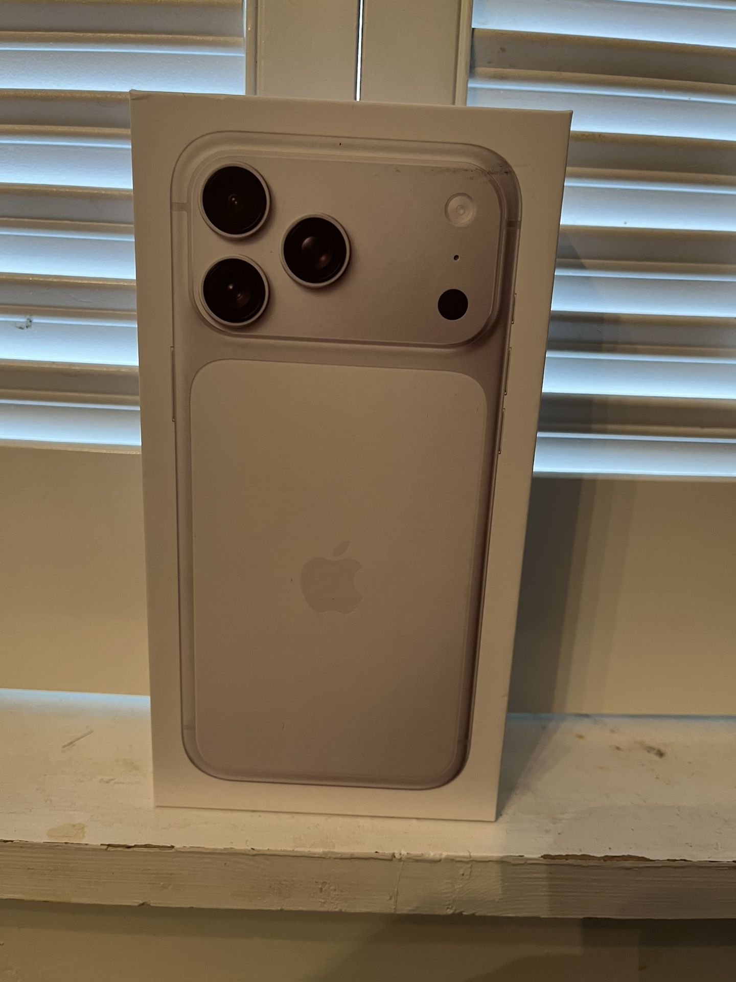 iPhone 17 Pro Max Sliver 