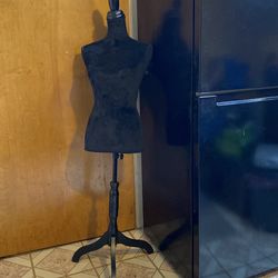 Black Mannequin
