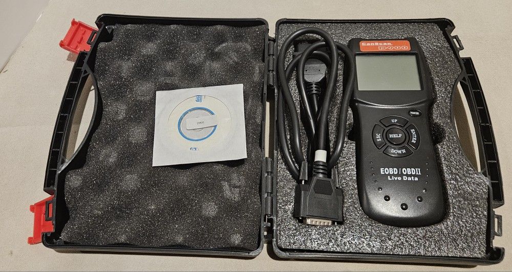 Universal Car Fault Code Reader D900 CANBUS OBD2 Scanner Diagnostic Tool