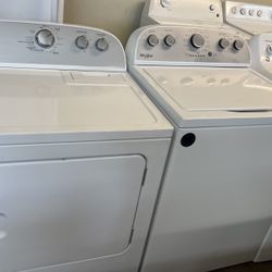 Whirlpool Top Load Washer With Agitator And Gas Dryer Set 
