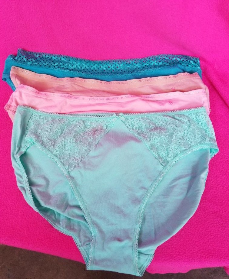 VICTORIA'S SECRET UNDERWEAR ( NEW NOT TAG ) $25 for all 4 size XL