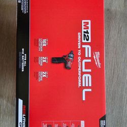 Milwaukee Impact M12