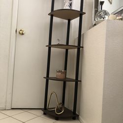 Corner shelf