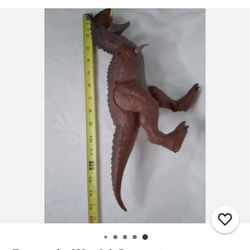 Jurassic World Carnotarus Figure