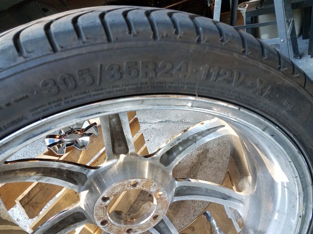 24 inch U2 35S CHROME RIMS ON CUSTOM MUSTARD N MAYO TIRES for Sale in