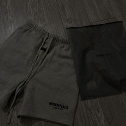 Essential Shorts For 50$ Size M