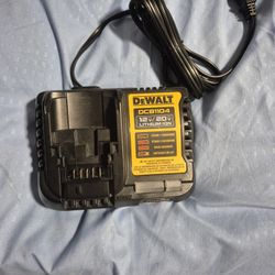 DEWALT 12V MAX/20V MAX Lithium Ion Battery Charger, 4 Amp (DCB1104)