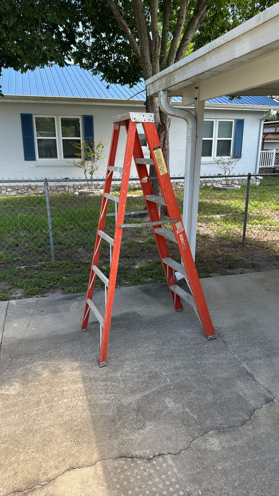 Keller 6’ fiberglass step ladder