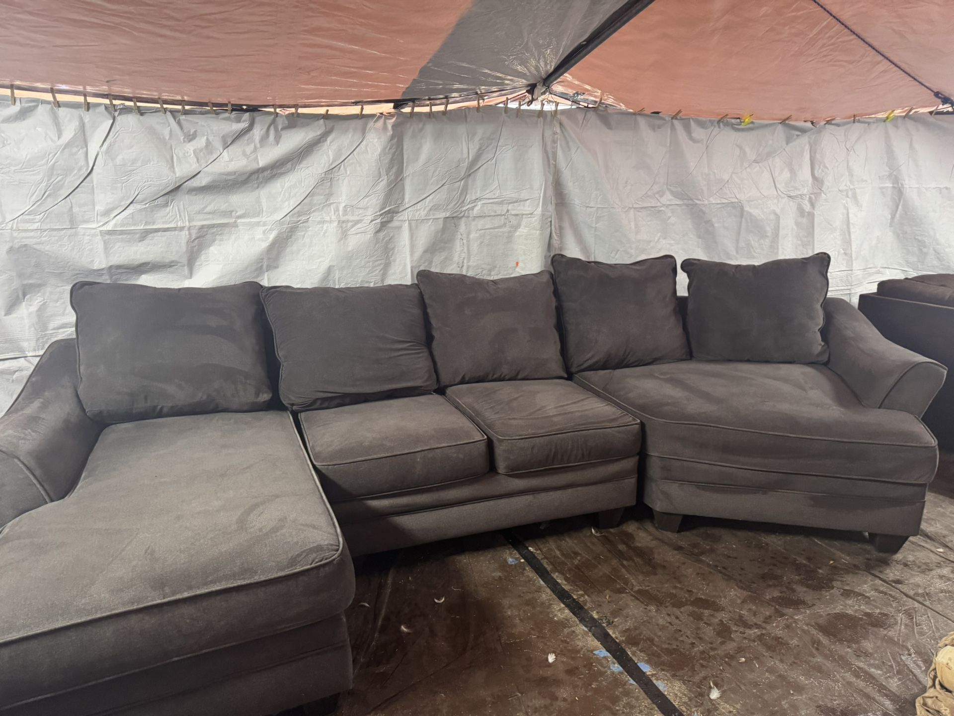 Gray Couch Great Condition Clean We Sell All The Time Delivery 40 Local 