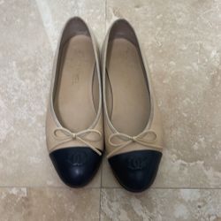 Chanel Flat Ballerina Size 38.5 authentic with the serial number