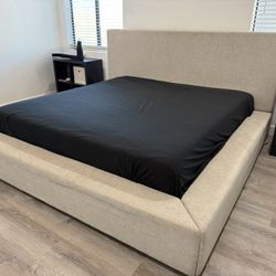 King Upholstered Bed Set 