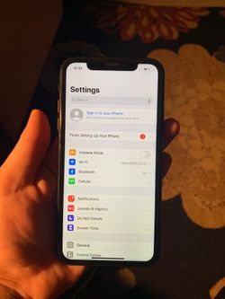 iPhone XR 64GB Unlocked