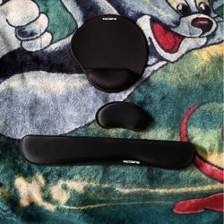 Arm Rest And Mouse Pad