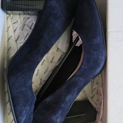 Navy - Suede Pumps - Size 9.5