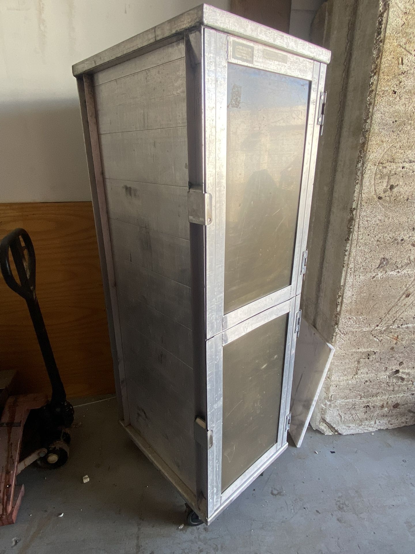 Sheet Pan Enclosed Cabinet Transport 41 Trays