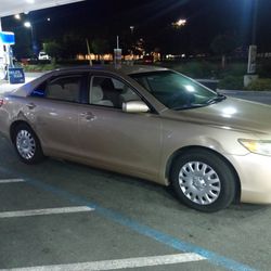 2011 Toyota Camry Needs Rear Strut And Registration 1700 Or Best Offer