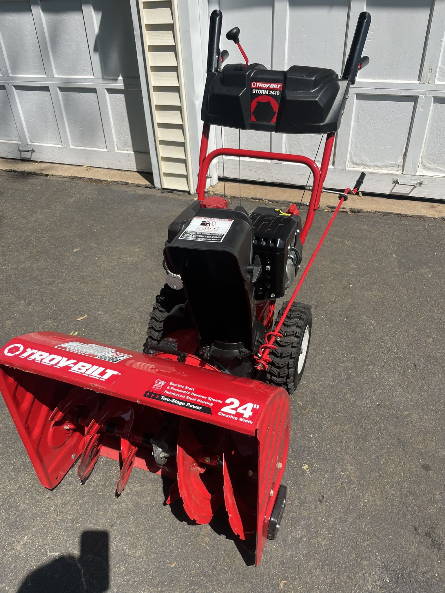 Troy Bilt 24” 208cc Snow Blower