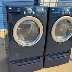 Front Loaf Lg Washer And Front Load Lg Dryer With Pedestals 