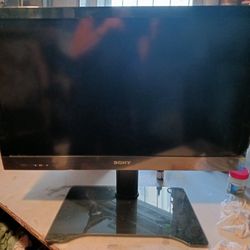 SONY 32" TV. Excellent Condition 