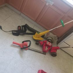 Electric Yard Tools All In Pic Work Great! $60  