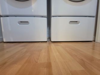 Frigidaire Affinity APWD15W Laundry Pedestals – Pair