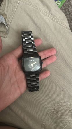 Nixon watch