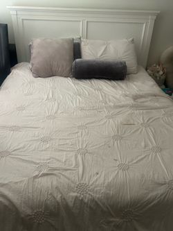 Queen Bed